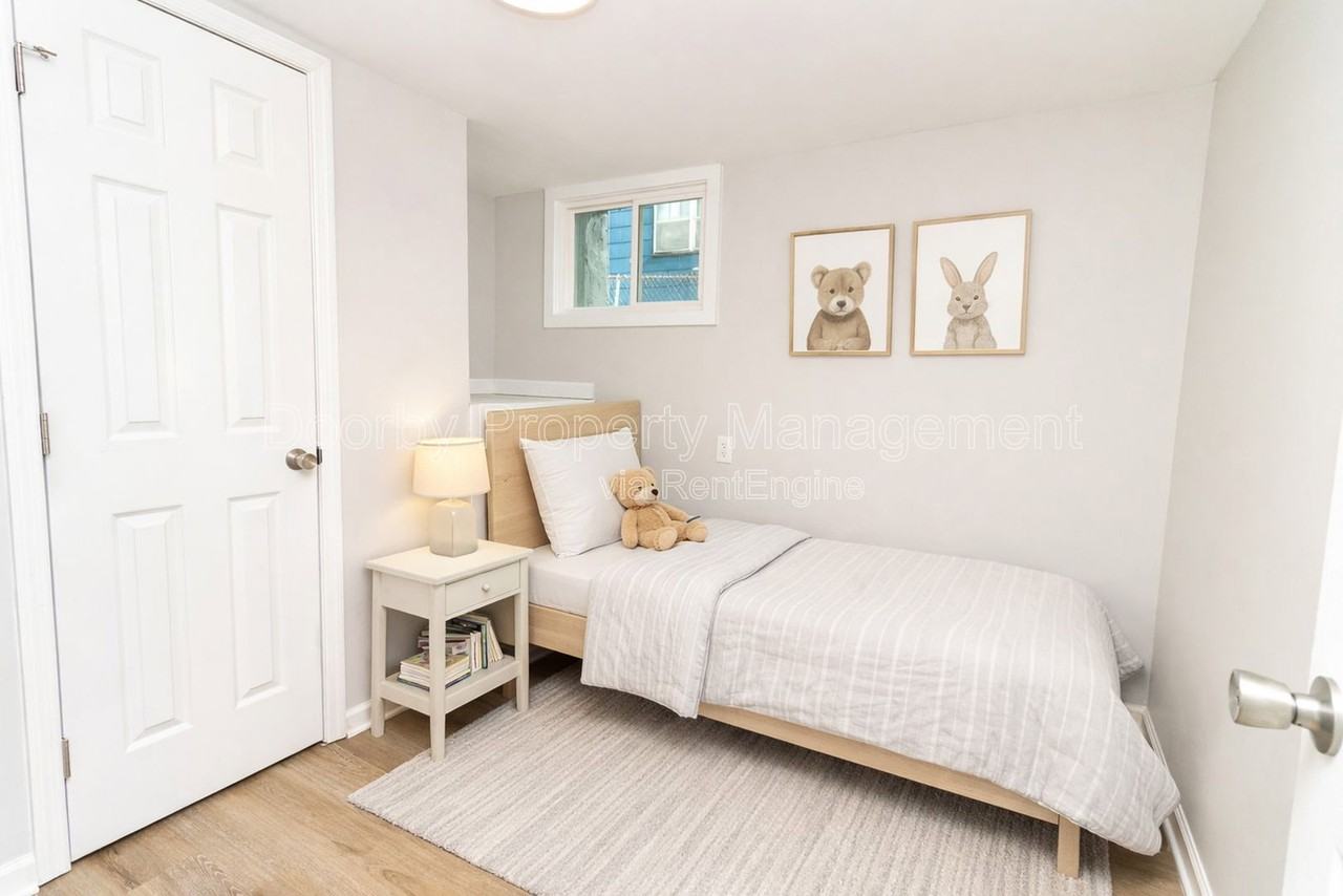 1714 Portland St #C - Photo 4 of 10