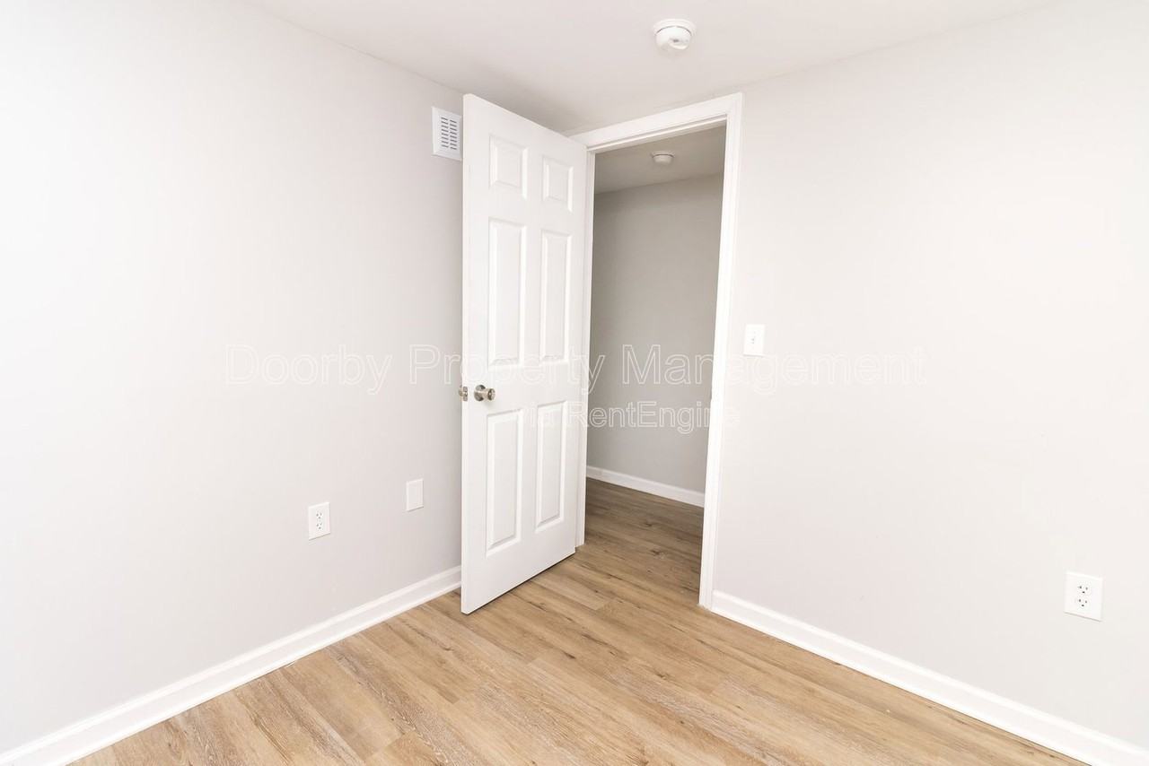 1714 Portland St #C - Photo 5 of 10