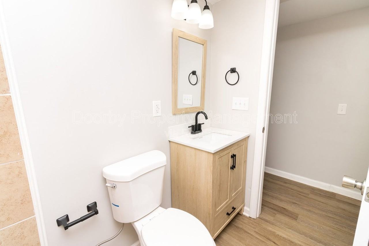1714 Portland St #C - Photo 7 of 10