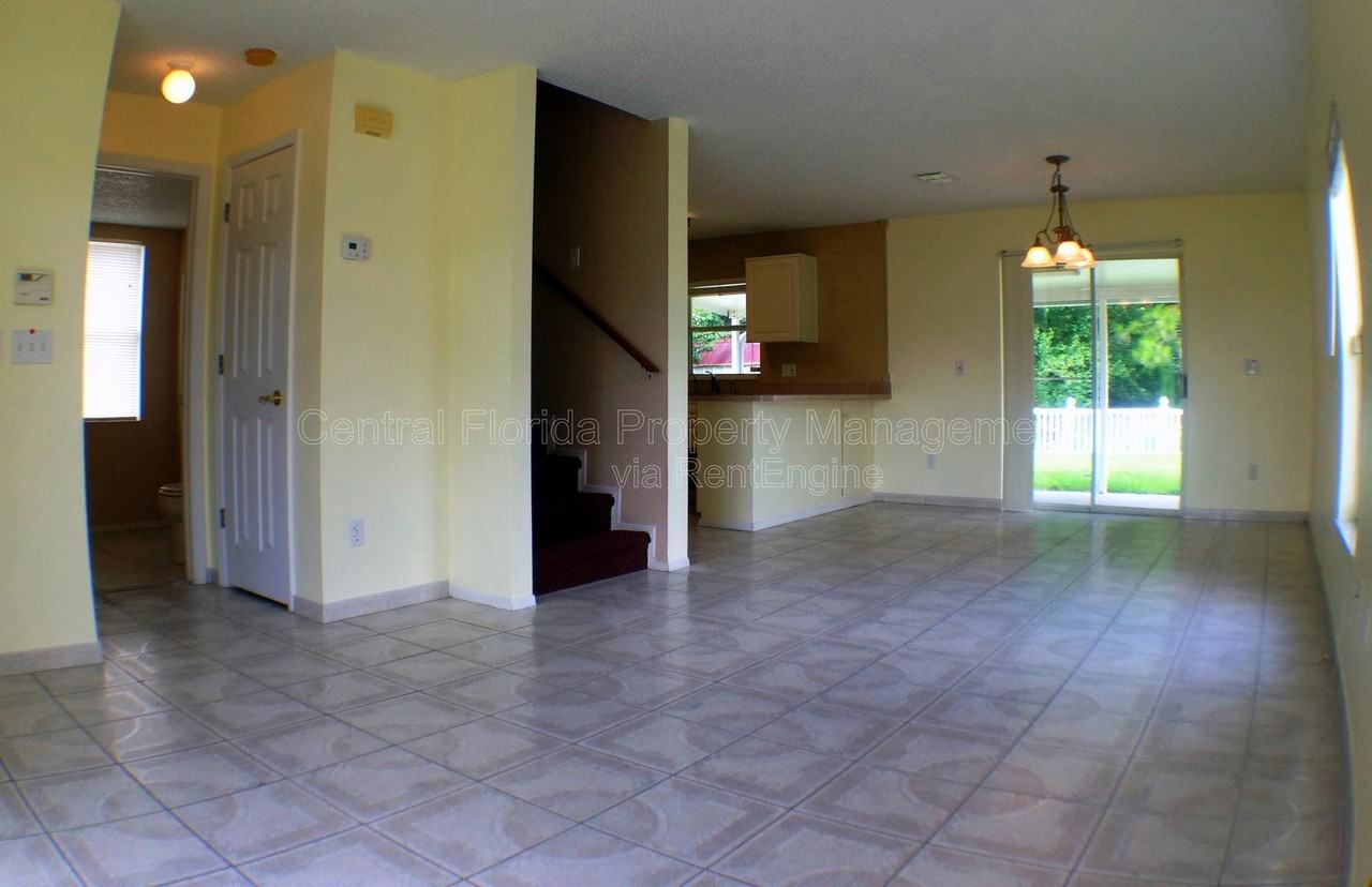 2320 Justin Ave - Photo 4 of 12
