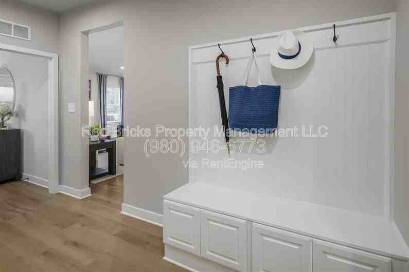 1824 Giana Ln - Photo 3 of 19