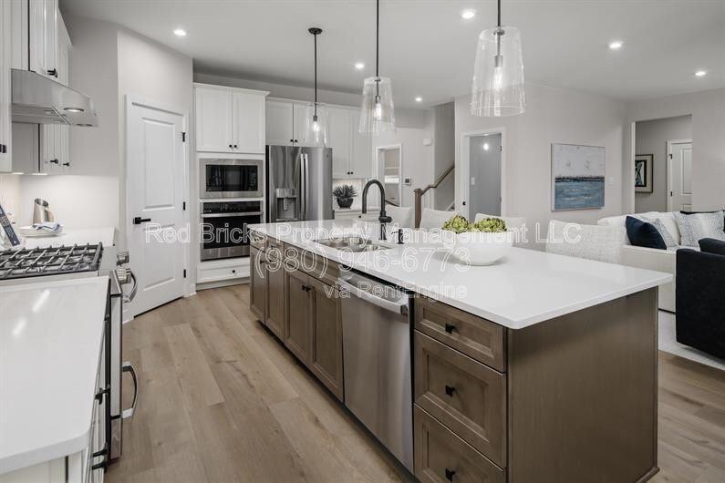 1824 Giana Ln - Photo 6 of 19