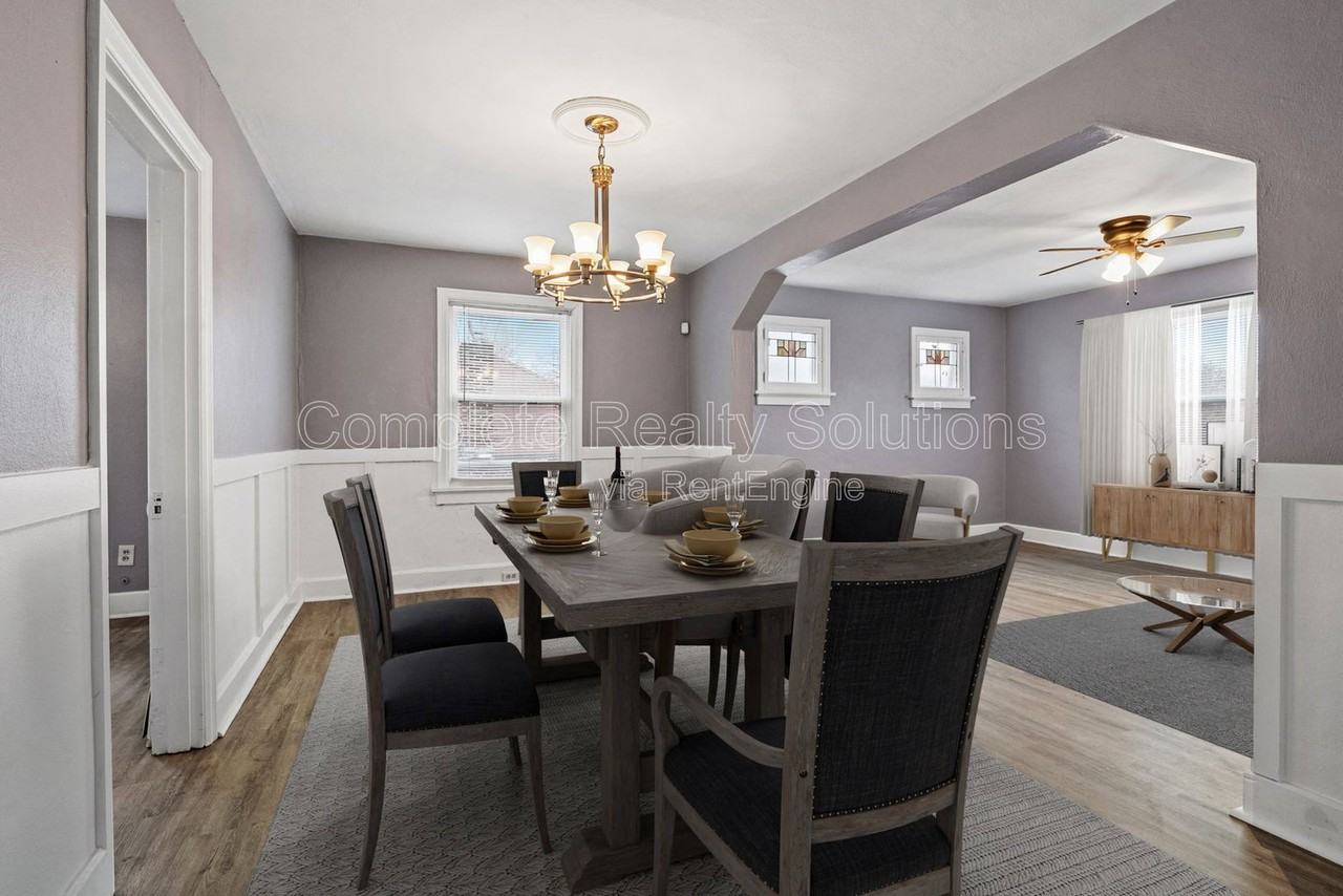 5225 Fletcher St - Photo 4 of 30