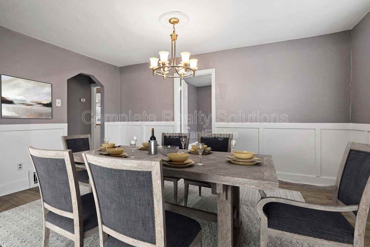 5225 Fletcher St - Photo 5 of 30