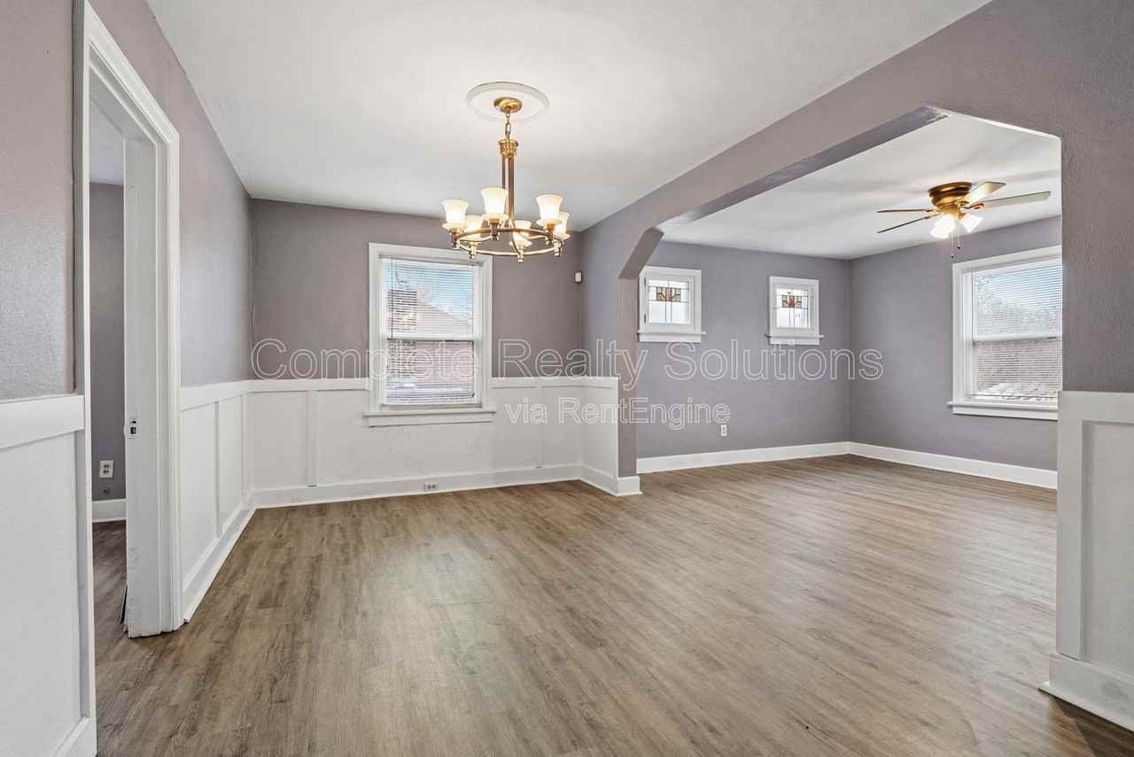 5225 Fletcher St - Photo 6 of 30