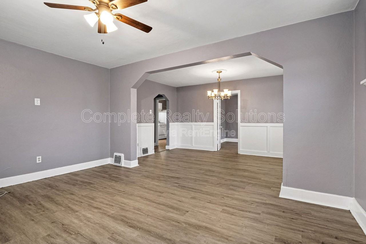 5225 Fletcher St - Photo 7 of 30