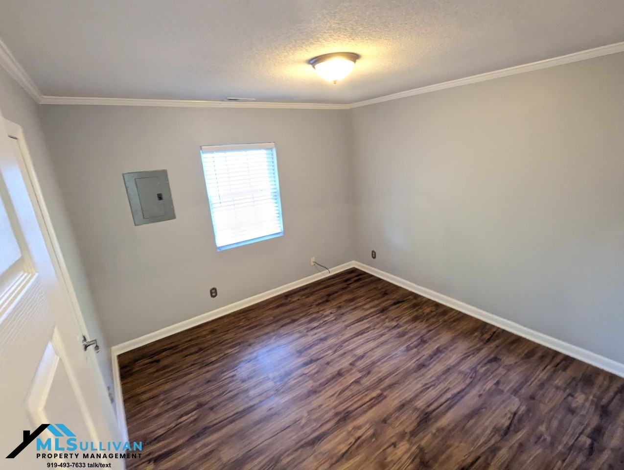 901 Elmira Ave - Photo 6 of 12