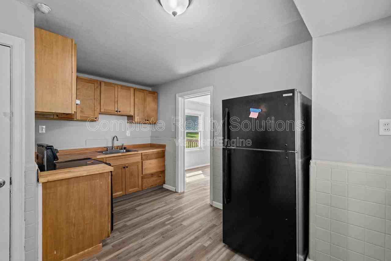 7120 Greenhaven Dr - Photo 3 of 30