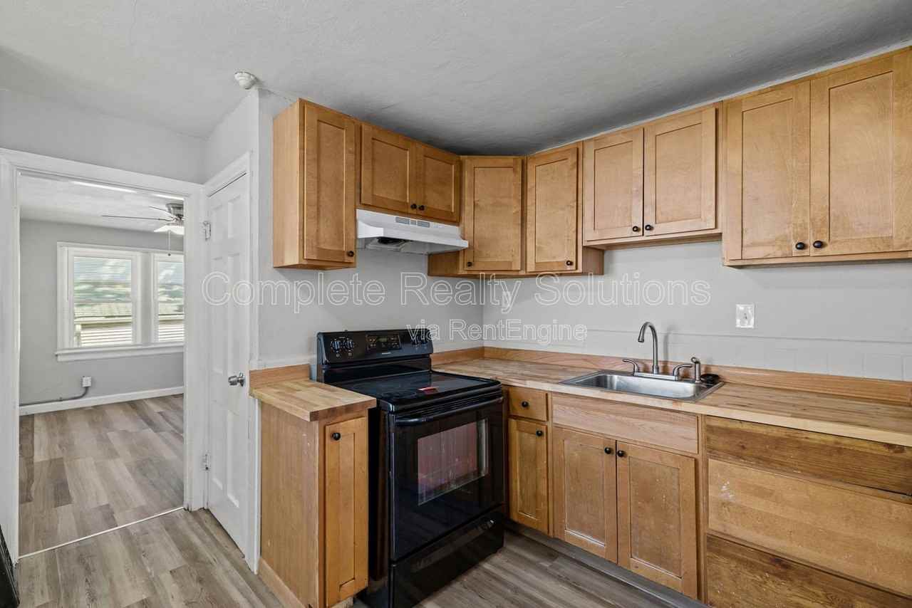 7120 Greenhaven Dr - Photo 4 of 30