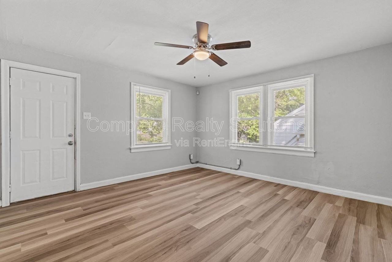 7120 Greenhaven Dr - Photo 5 of 30