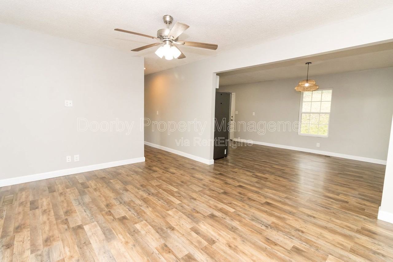 3629 Thrushwood Dr - Photo 5 of 19