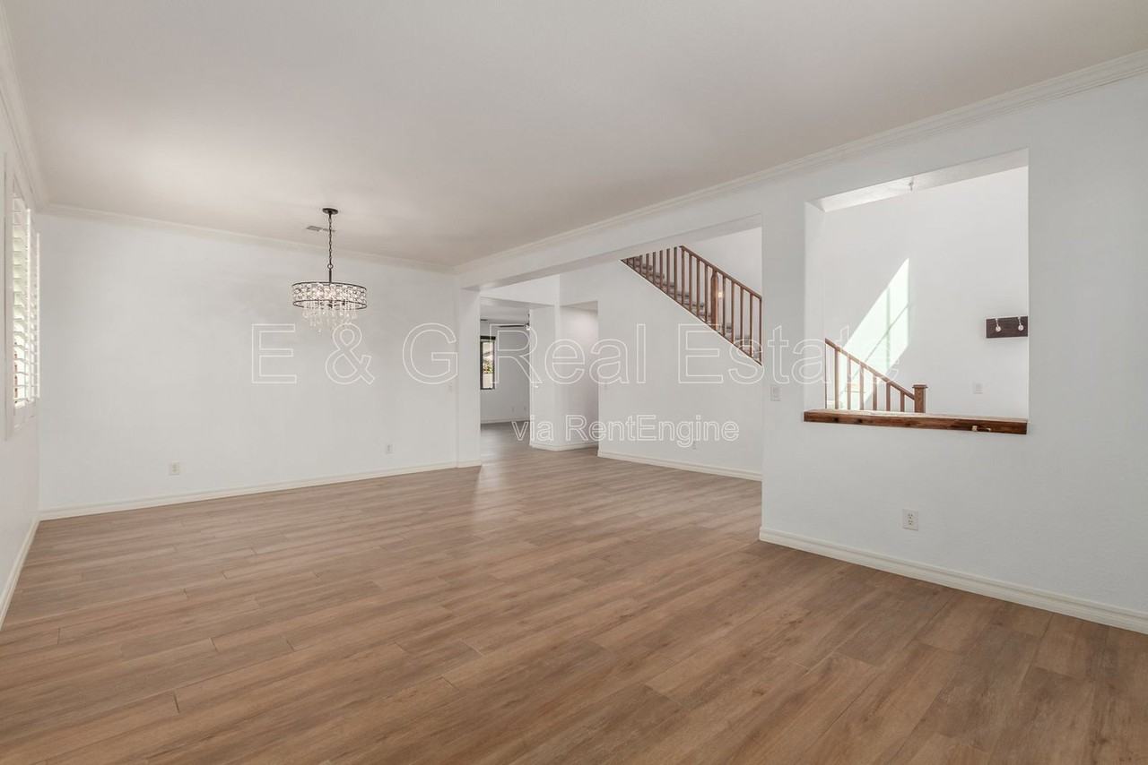 622 W San Carlos Way - Photo 5 of 40