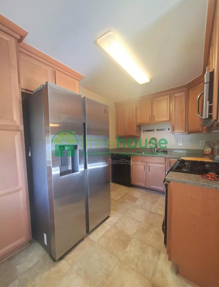 8032 Van Patten Rd - Photo 3 of 12