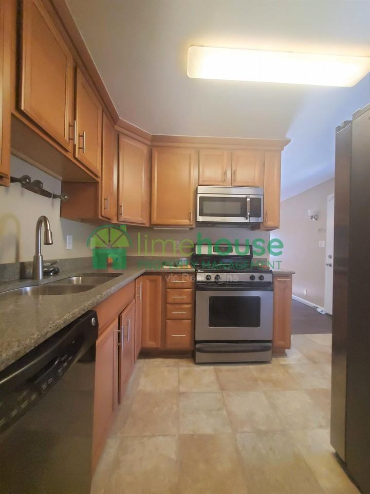 8032 Van Patten Rd - Photo 4 of 12