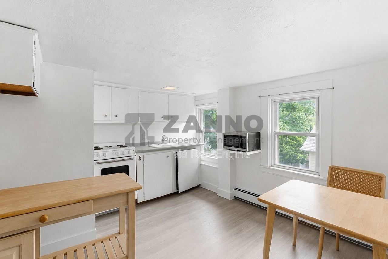 82 Burlington St #3 - Photo 4 of 13