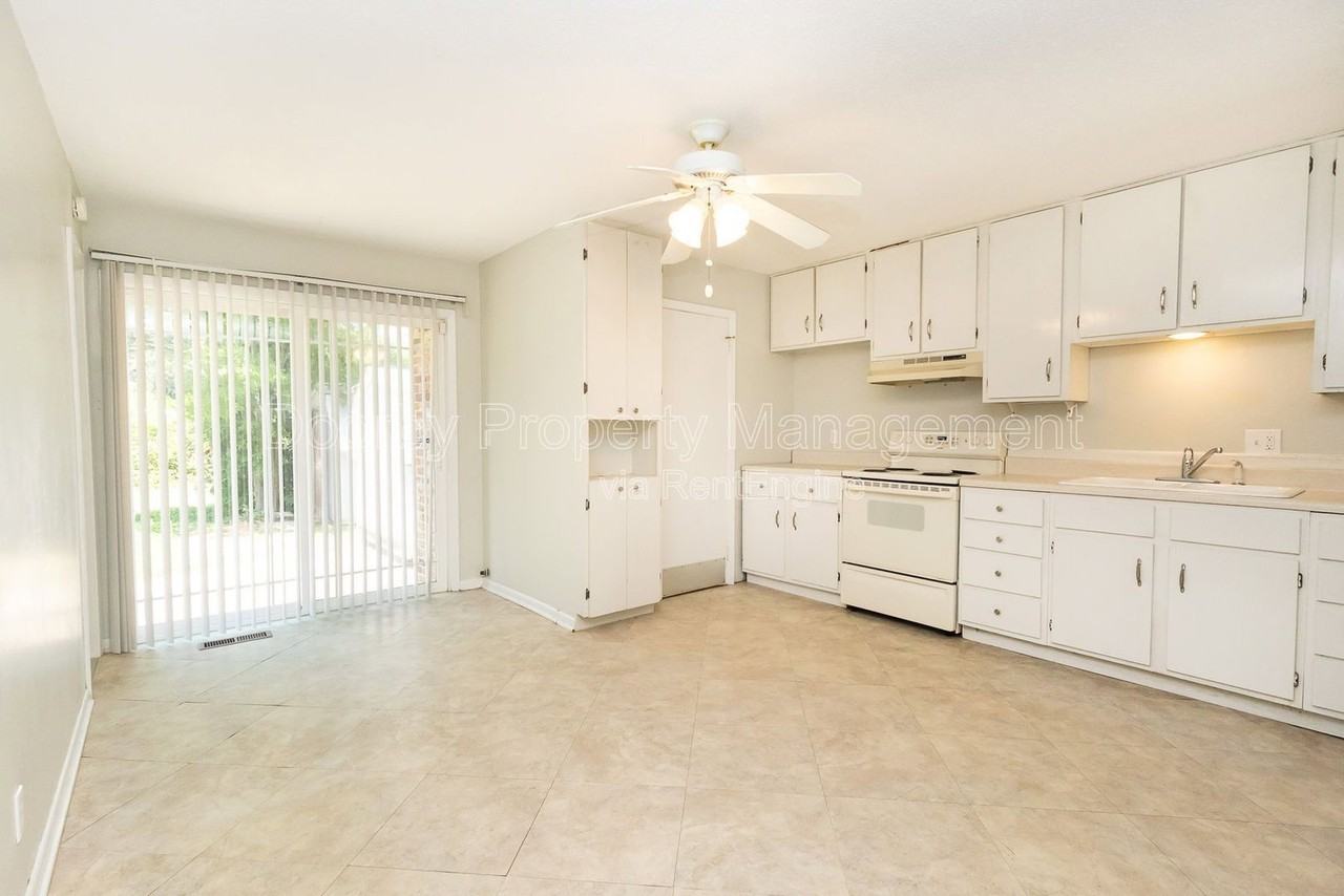 3907 Kingsbridge Rd #3907 - Photo 2 of 19