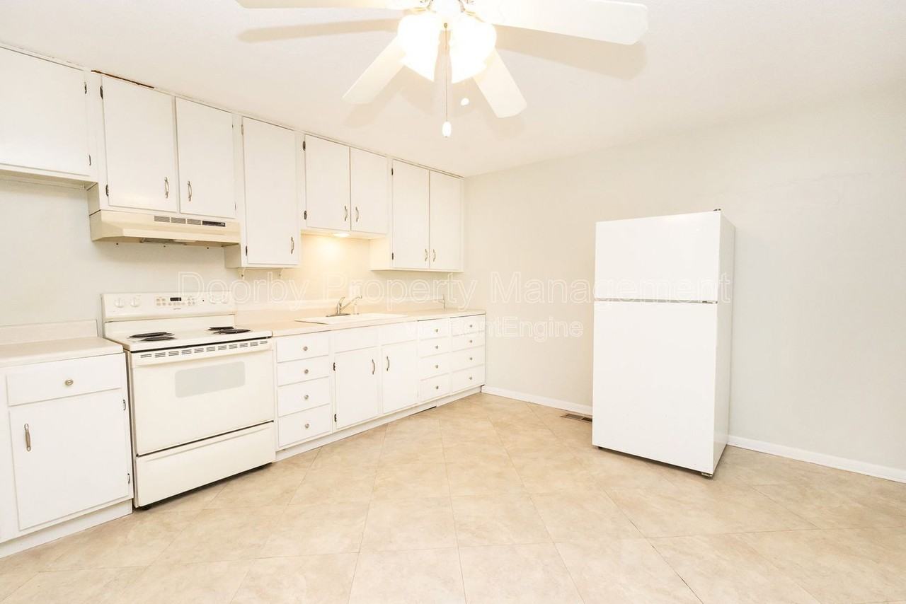 3907 Kingsbridge Rd #3907 - Photo 3 of 19