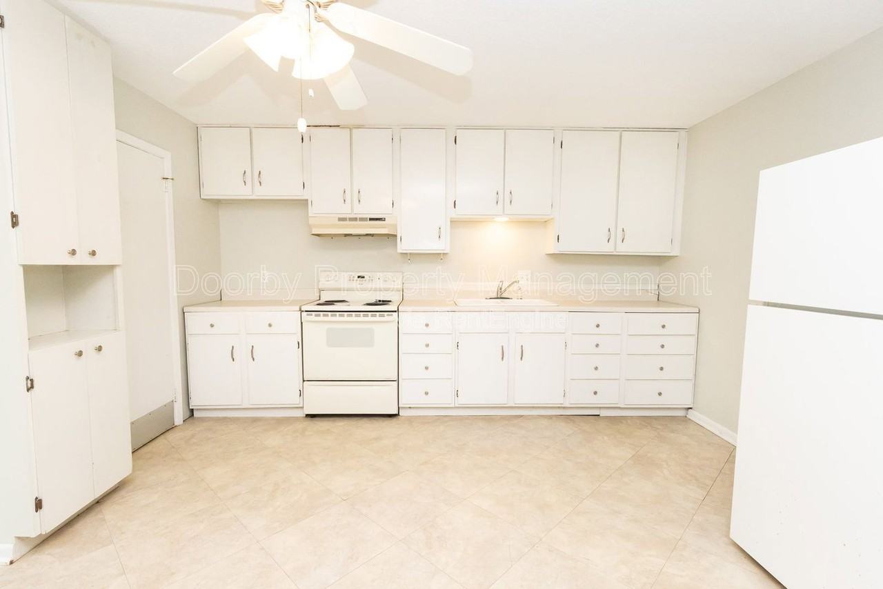 3907 Kingsbridge Rd #3907 - Photo 4 of 19