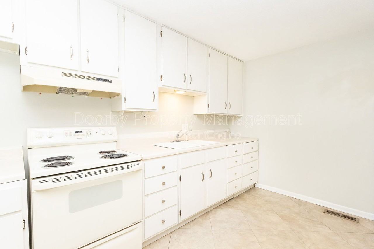 3907 Kingsbridge Rd #3907 - Photo 6 of 19