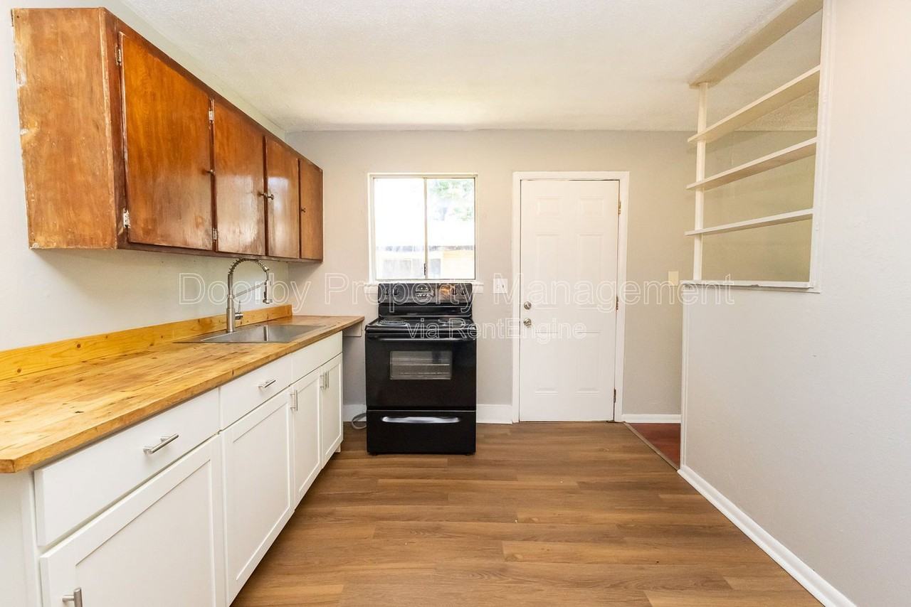 1237 Wheeler Ave #B - Photo 2 of 13