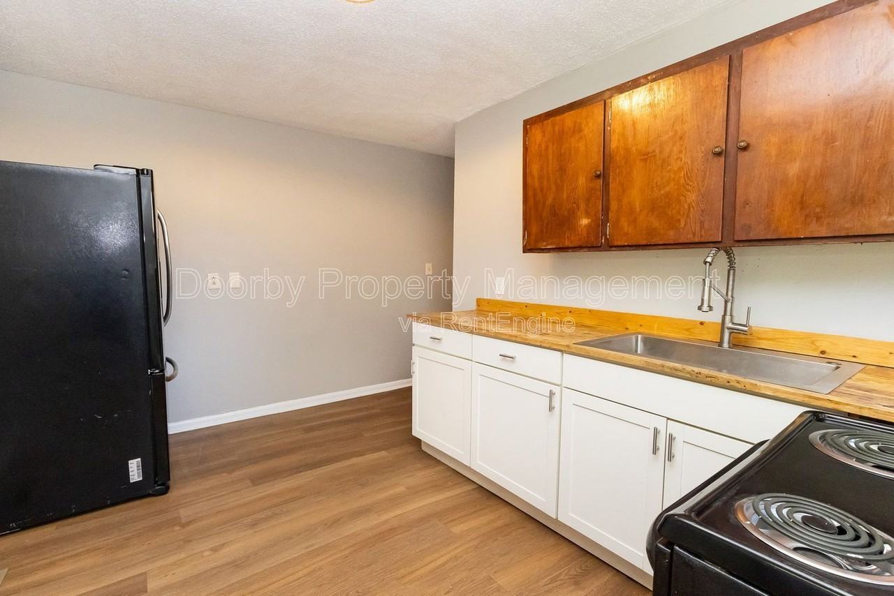 1237 Wheeler Ave #B - Photo 3 of 13