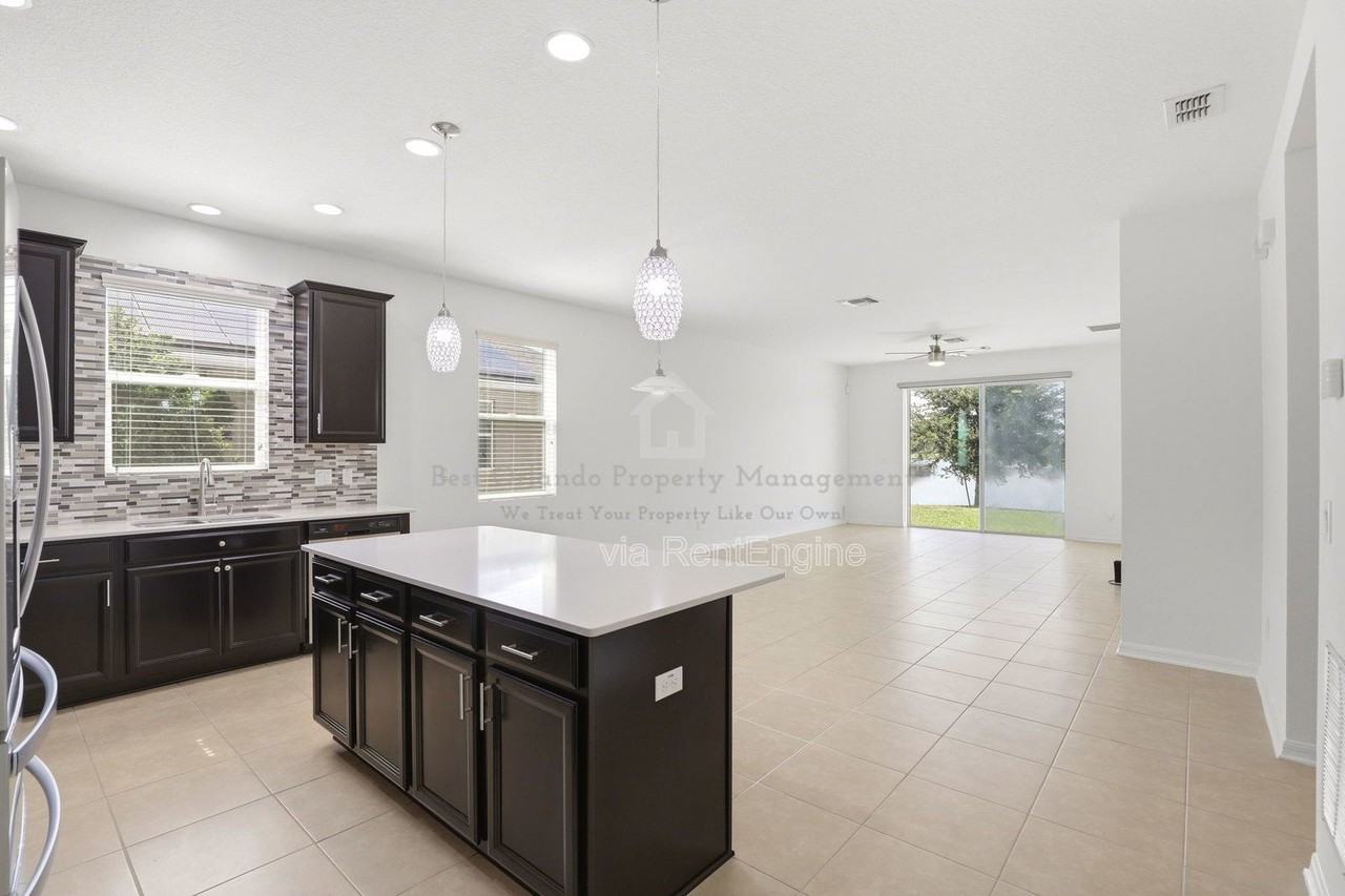 3912 Wind Dancer Cir - Photo 5 of 32