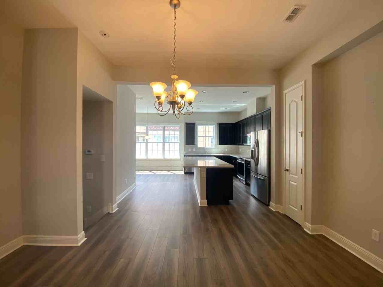 2408 Lobelia Dr - Photo 3 of 21