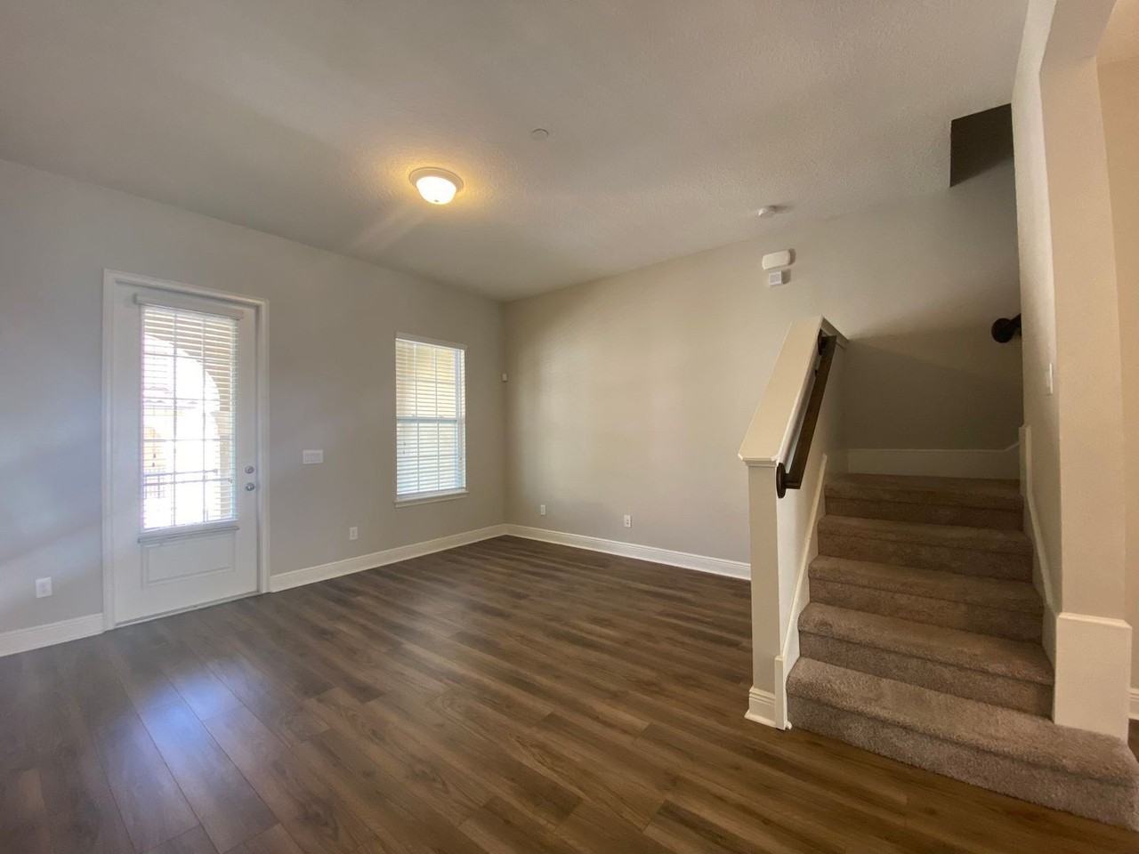2408 Lobelia Dr - Photo 4 of 21