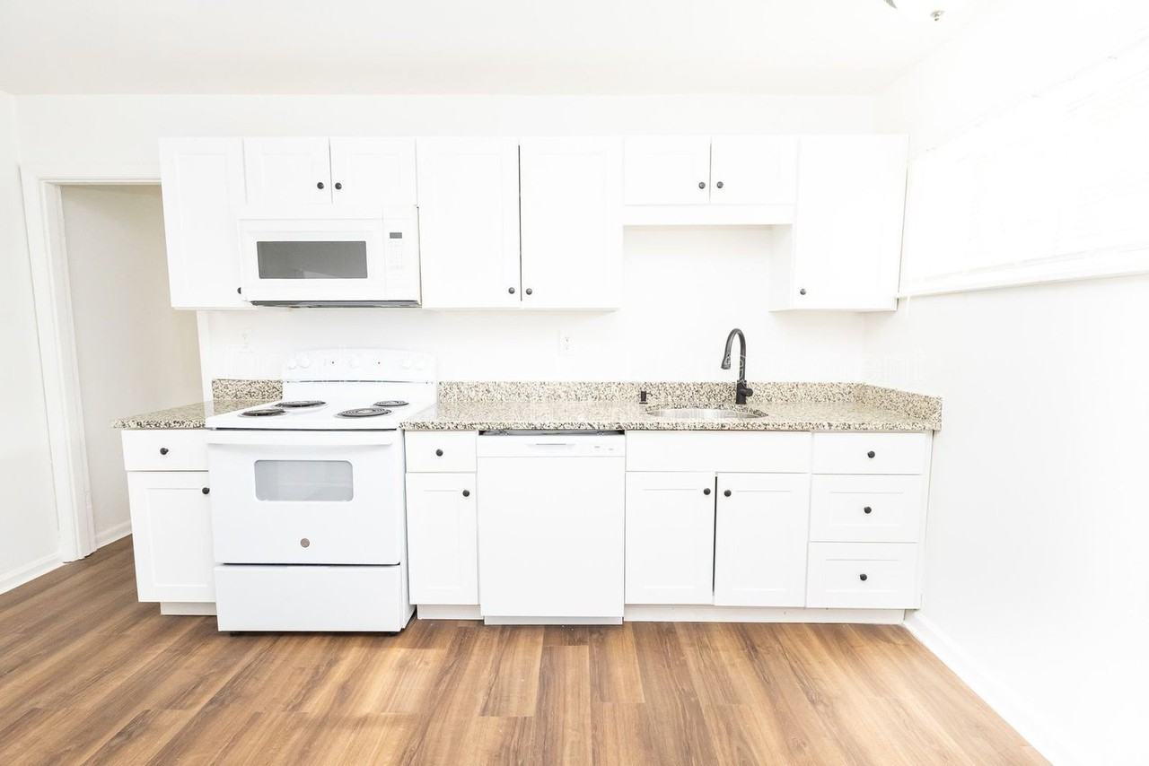 2011 Milne St #B - Photo 2 of 12