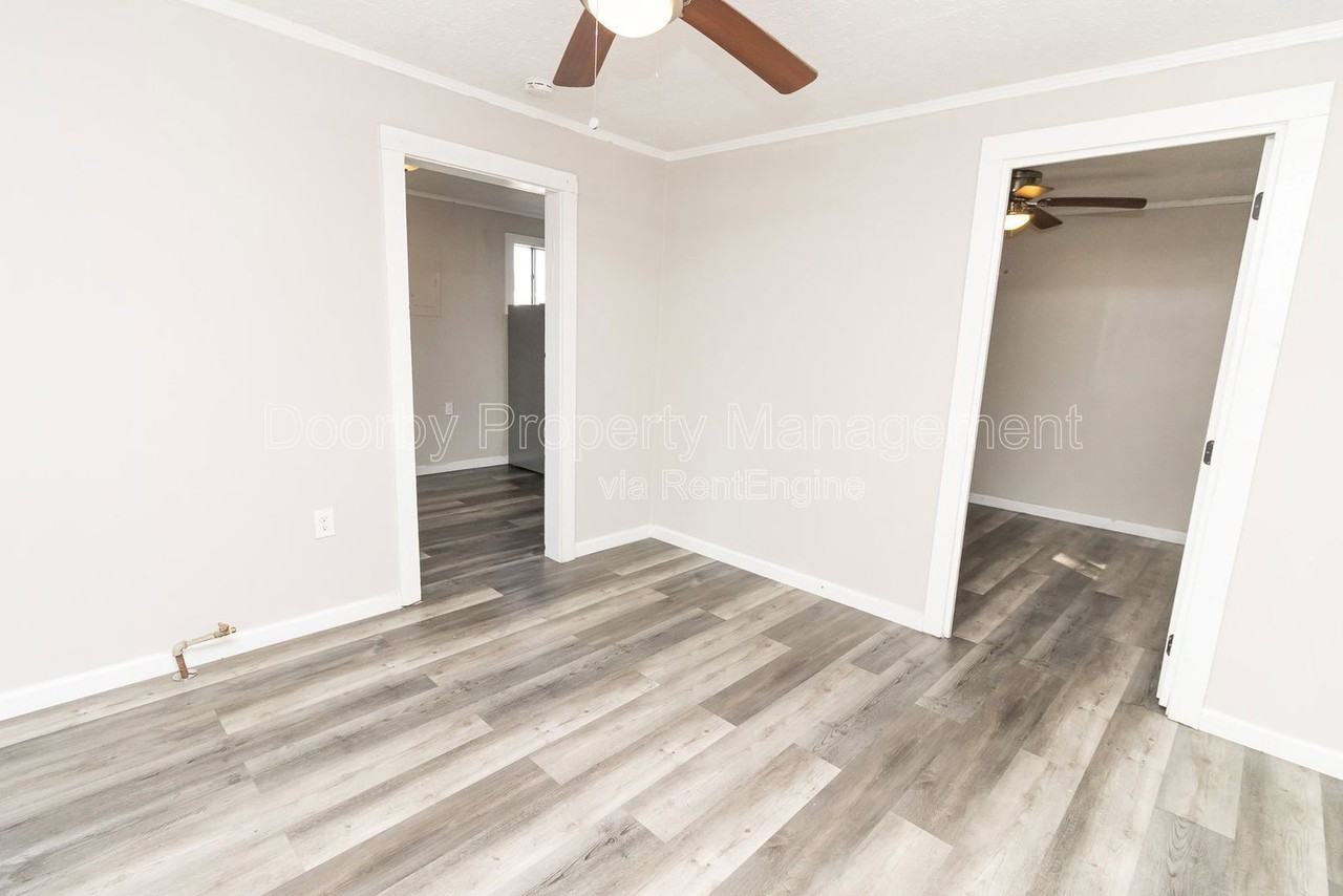 207 Napier St #6 - Photo 3 of 8