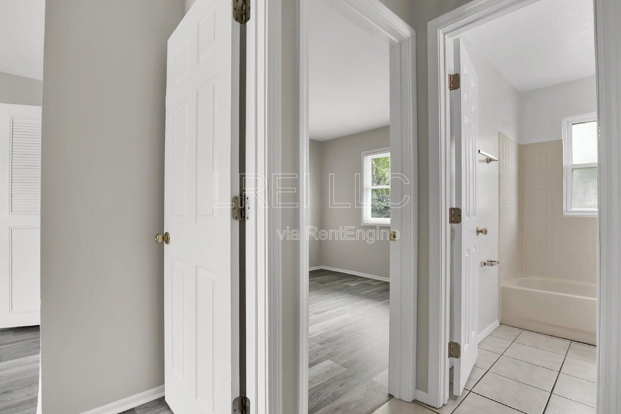 6701 Barfield Rd - Photo 5 of 13