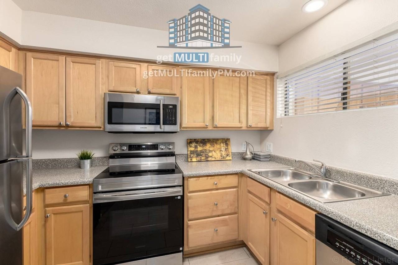 11640 N 51st Ave #203 - Photo 3 of 39