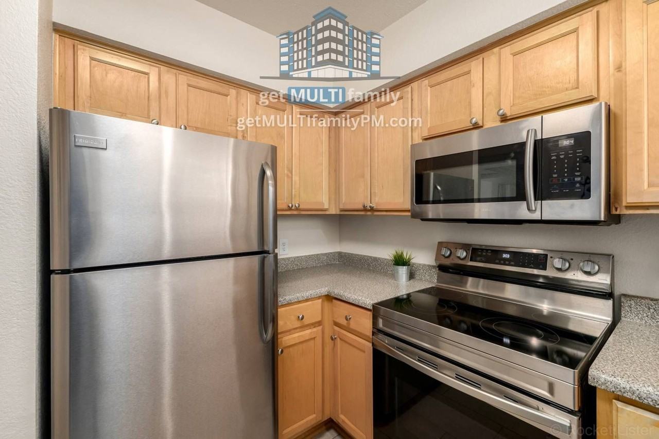 11640 N 51st Ave #203 - Photo 4 of 39