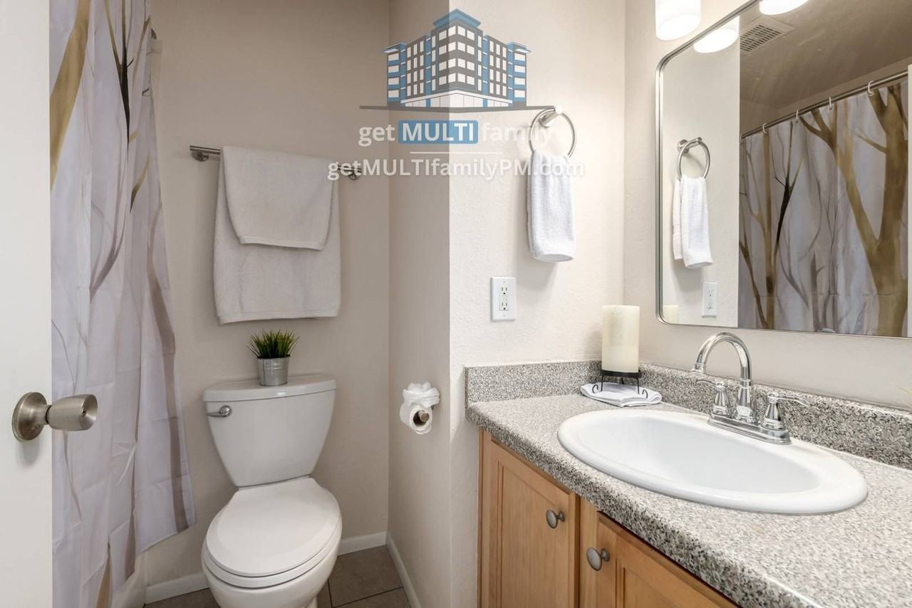 11640 N 51st Ave #203 - Photo 7 of 39