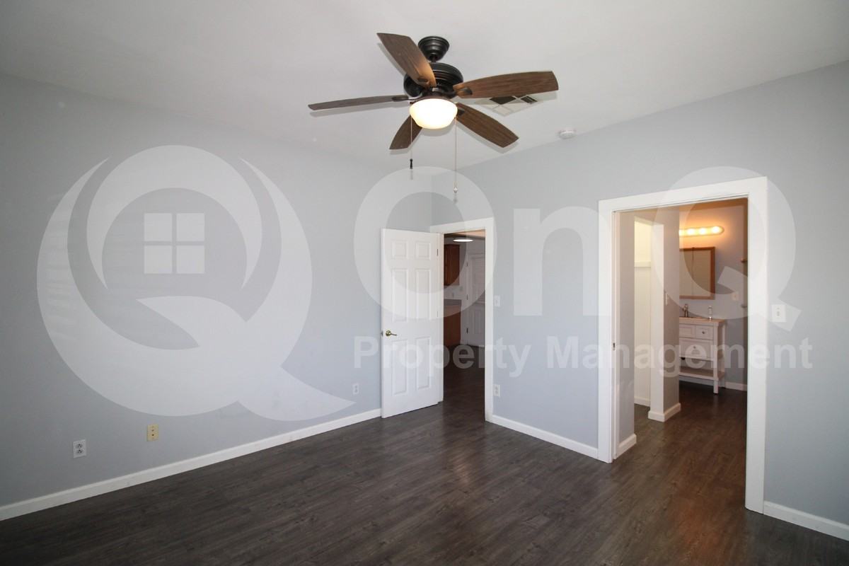 35 E Adams St - Photo 7 of 16