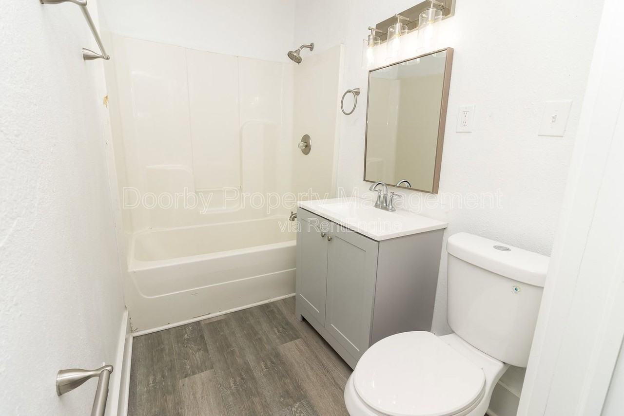 1203 Rockway Dr #2 - Photo 3 of 9