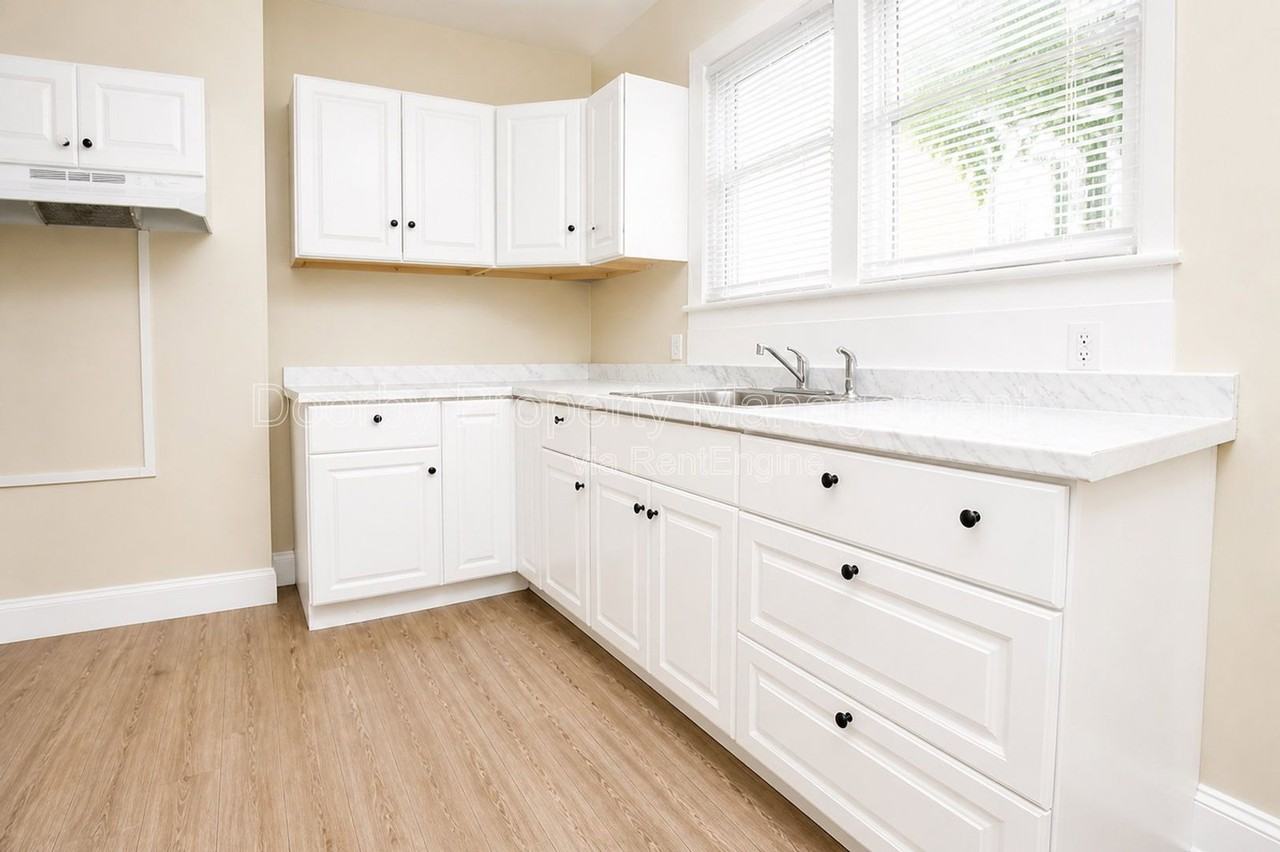 2612 E 19th St - Photo 2 of 11