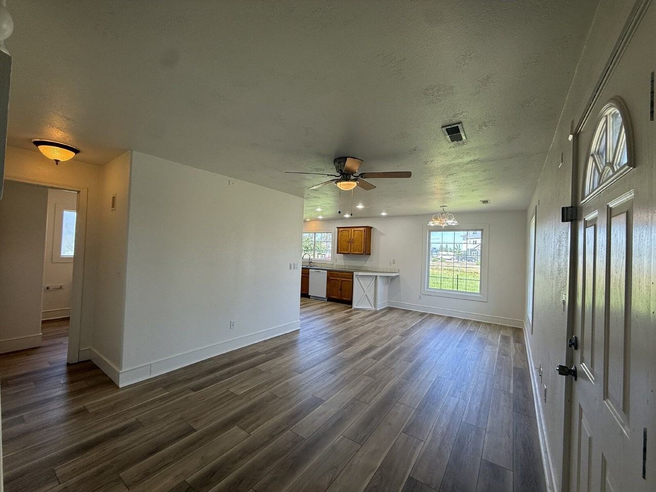 2220 Mckinney Ln - Photo 3 of 18