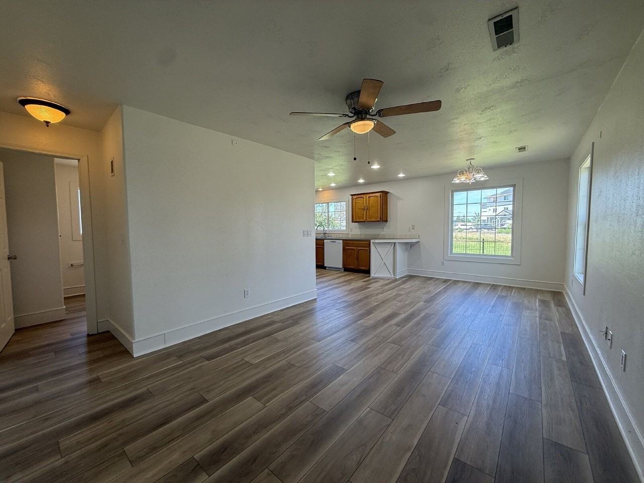 2220 Mckinney Ln - Photo 6 of 18
