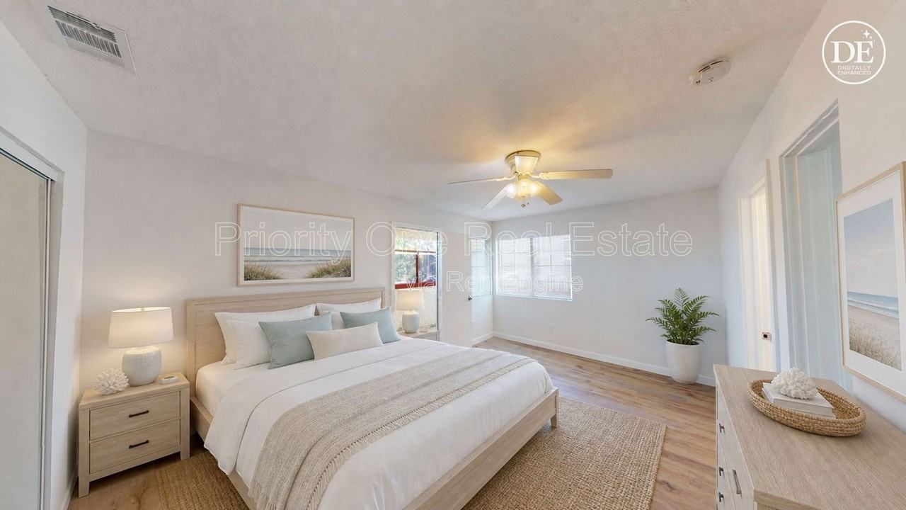 401 4th Ave #B - Photo 3 of 23