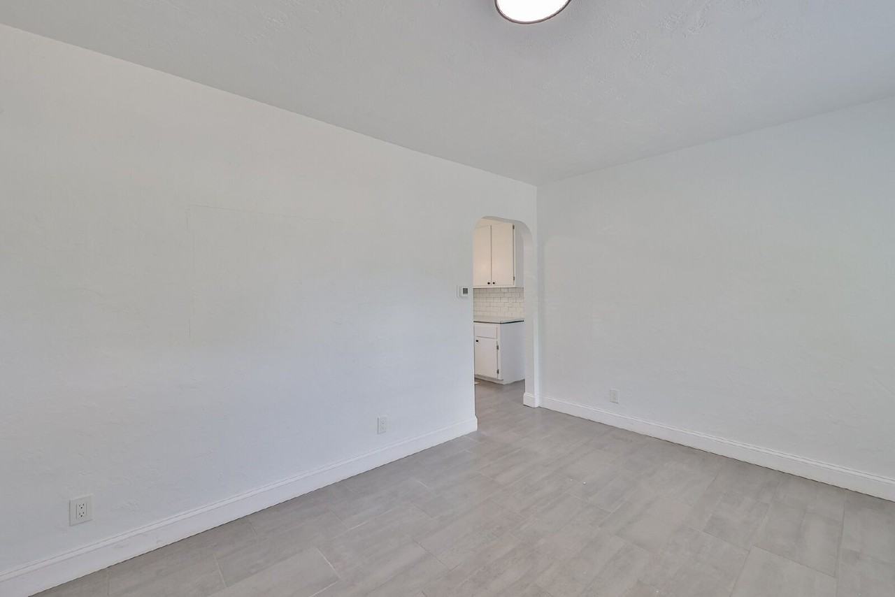 5540 59th St N - Photo 7 of 28