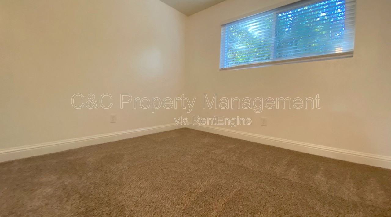 2080 Withers Ave #12 - Photo 7 of 8