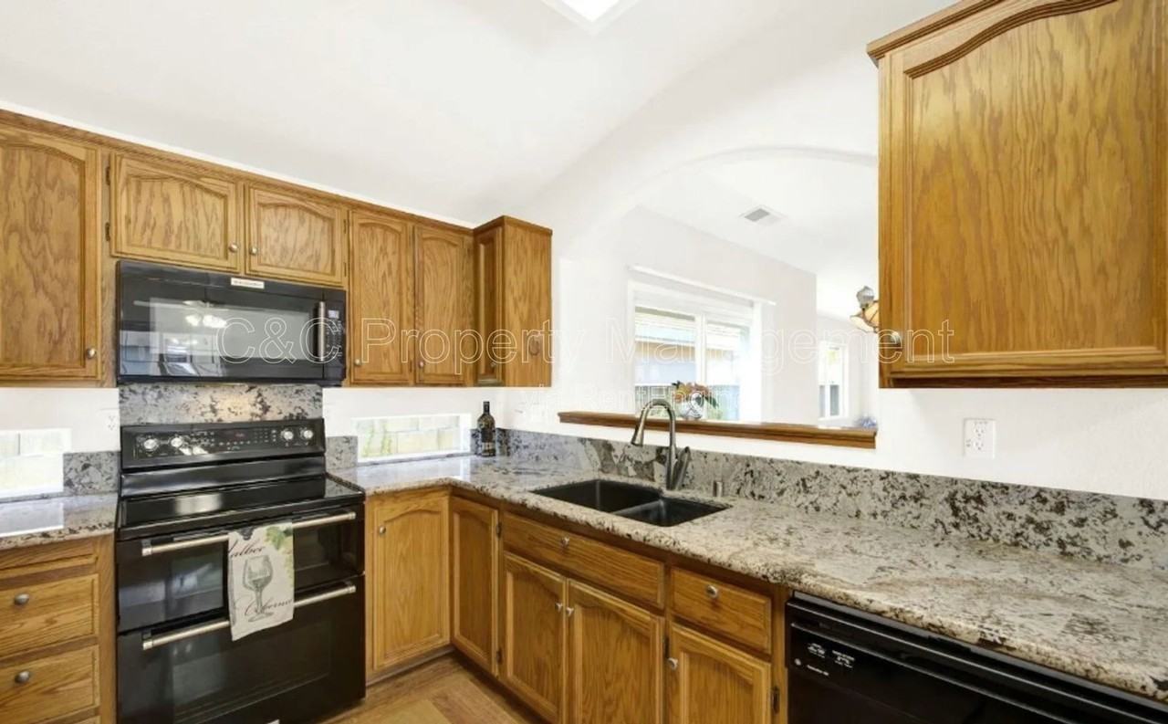 242 Bartlett Ln - Photo 2 of 20
