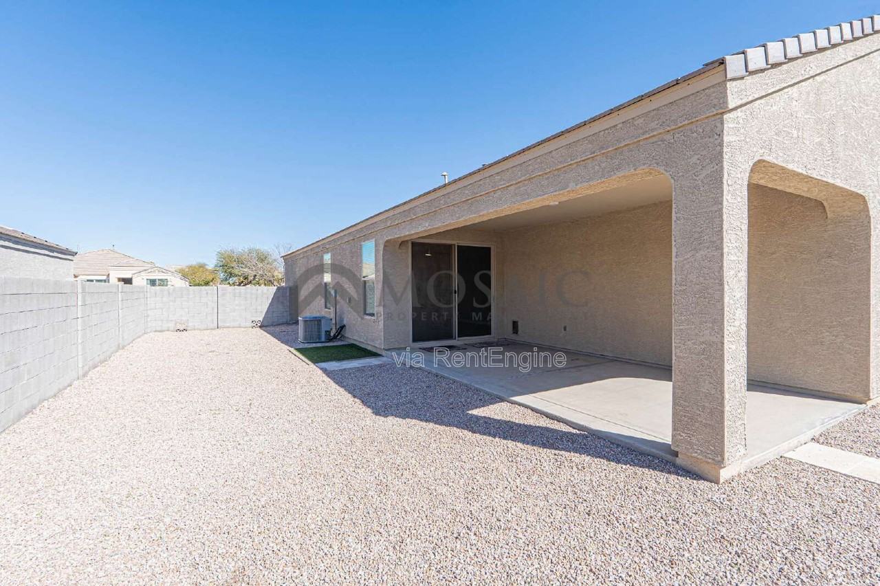 763 W Brangus Way - Photo 2 of 22