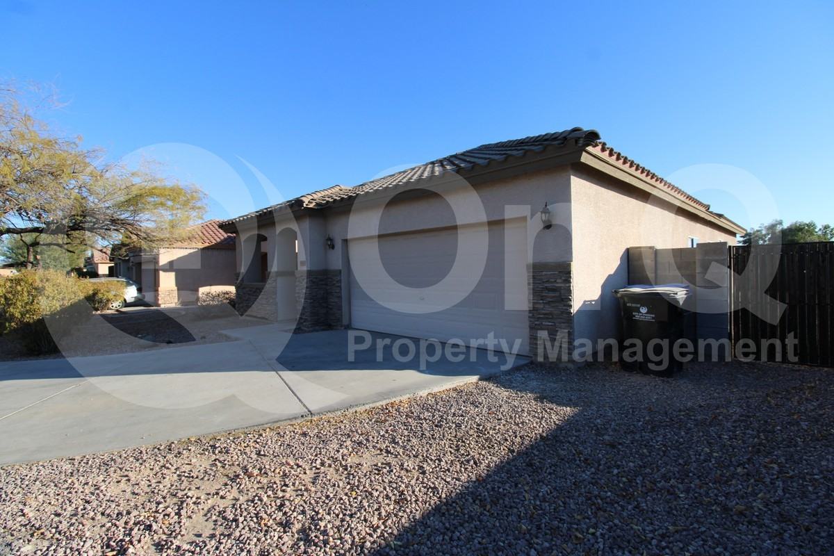 3003 E Kings Ave - Photo 2 of 21