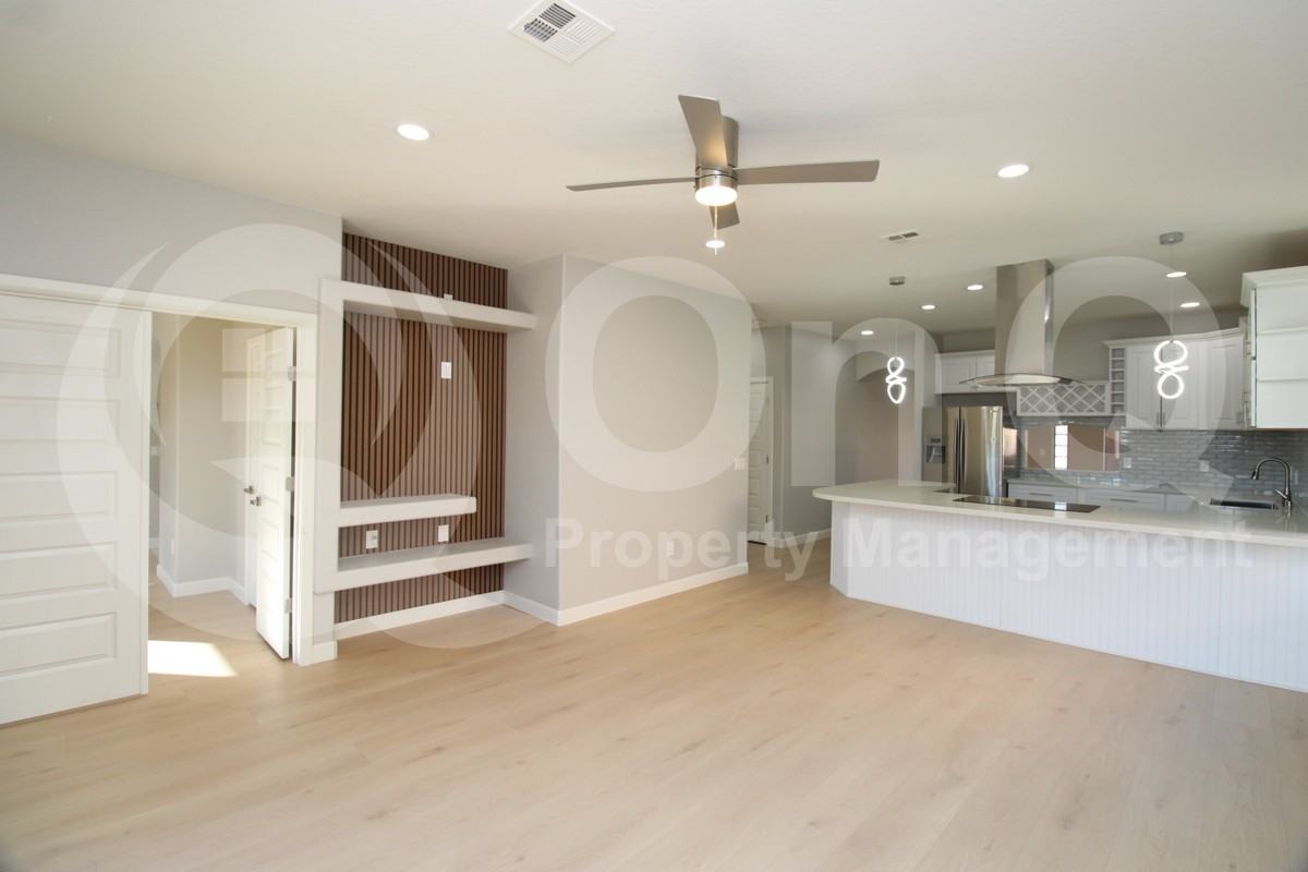 3003 E Kings Ave - Photo 6 of 21