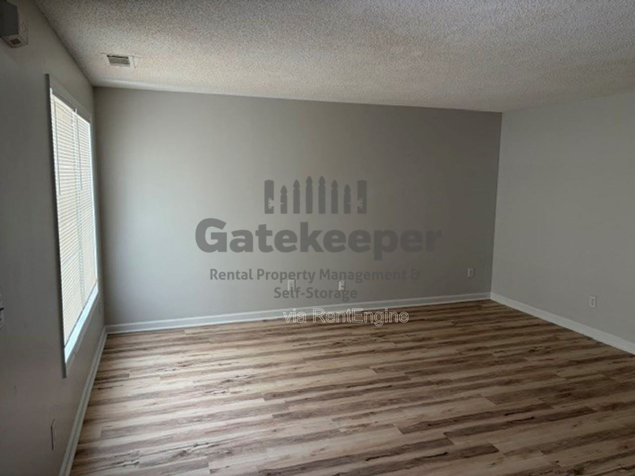 3161 Glen Hollow Dr - Photo 2 of 18