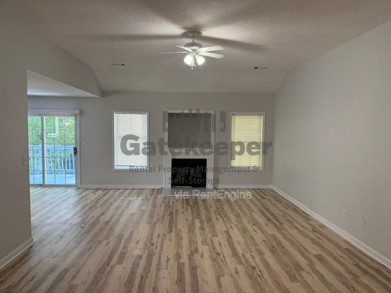 3161 Glen Hollow Dr - Photo 3 of 18