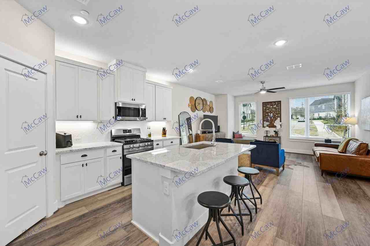 7741 Reis Ln - Photo 3 of 20