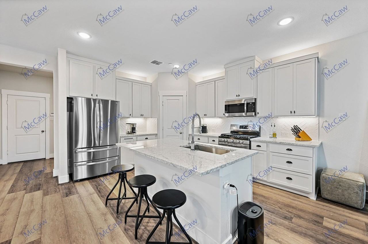 7741 Reis Ln - Photo 4 of 20